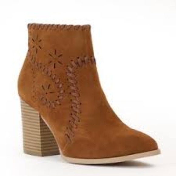 NIB A Rider Girl Vegan Suede Stitched Toffee Boho Block Heel Bootie, Size 9 - Picture 3 of 3